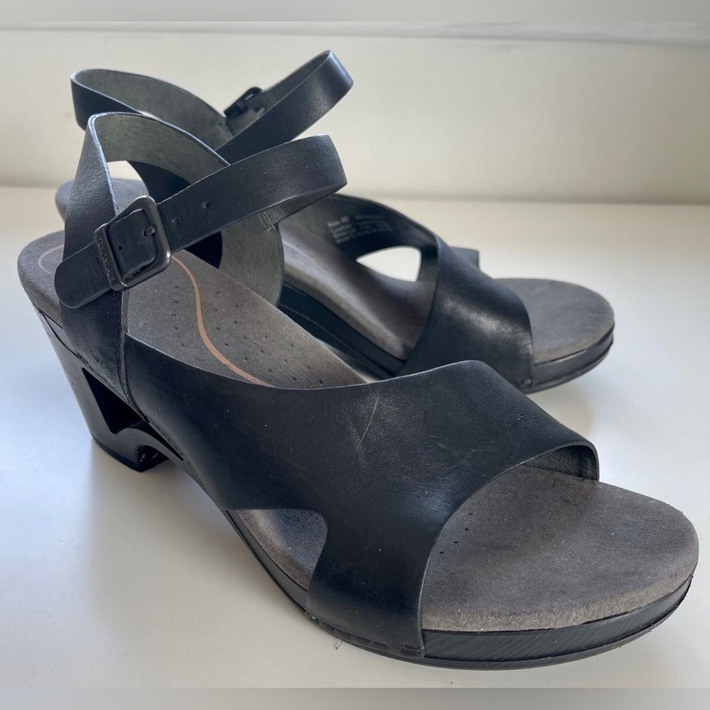 Dansko Tasha Leather Clog Sandals With Cutout Heel Detail Size EU 40 (9.5-10) - Picture 2 of 9